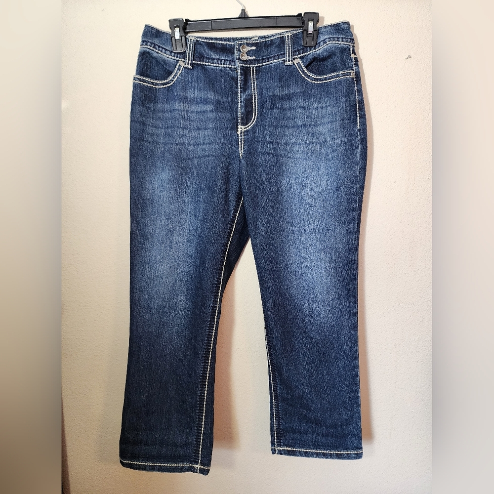 EUC Nine West "Date Night Fit" Capri Jeans - Picture 1 of 6